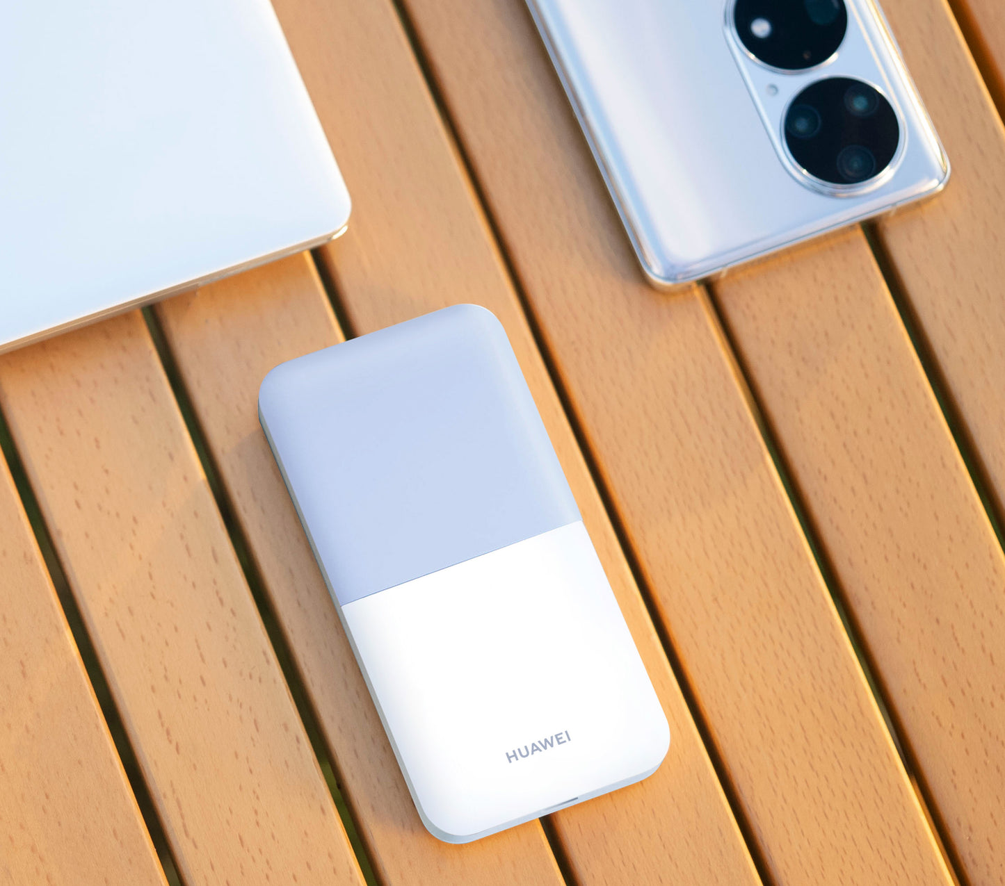 HUAWEI E5586-326 4G Mobile WiFi Hotspot – Fast, Secure & Shareable Connectivity